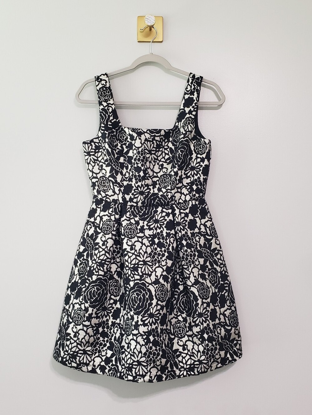 Bird Cage Anthropologie Francesca's Floral Mini Dress Small Gold Black Cocktail